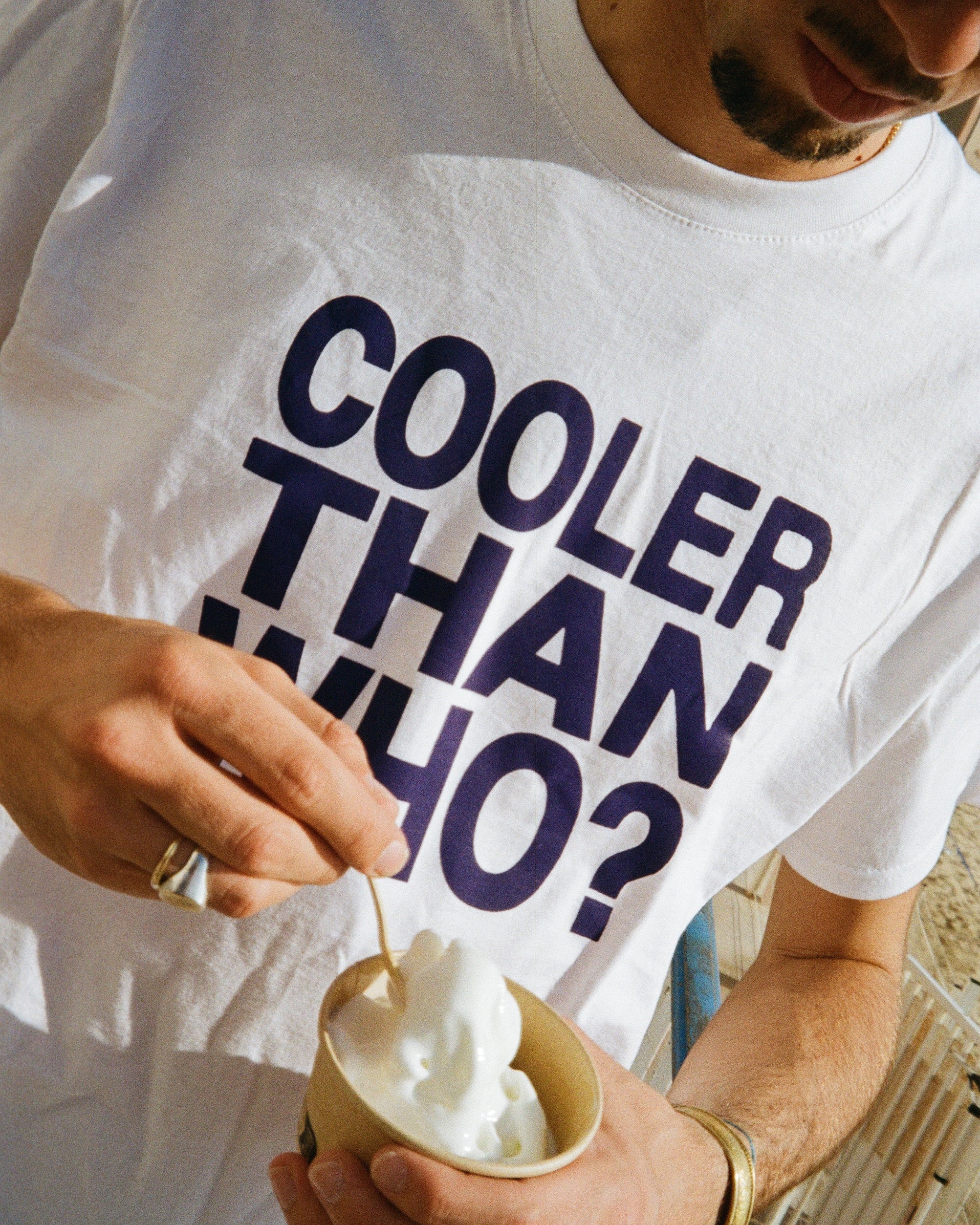 Tee-Shirt "COOLERTHANWHO?"